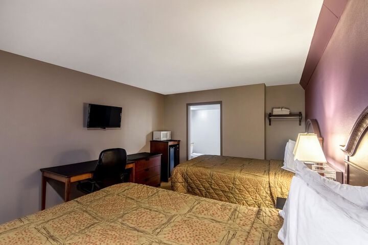 2 Double Beds (9 of 15)