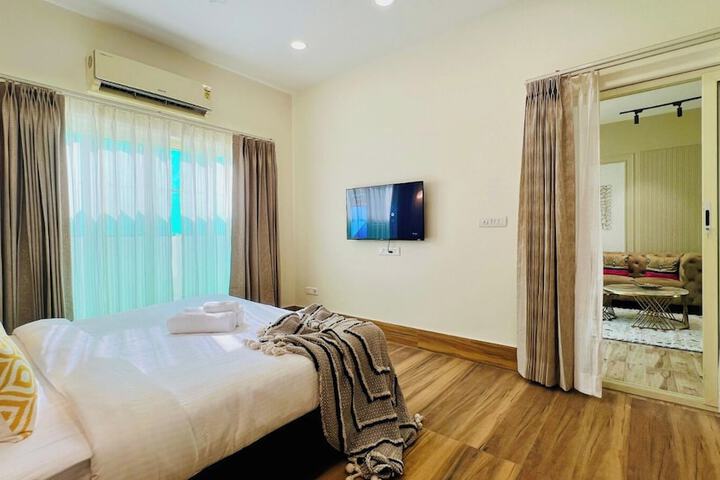 Room 2 of 14