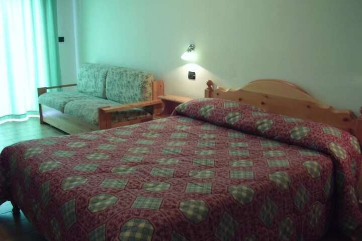 Room 5 of 27
