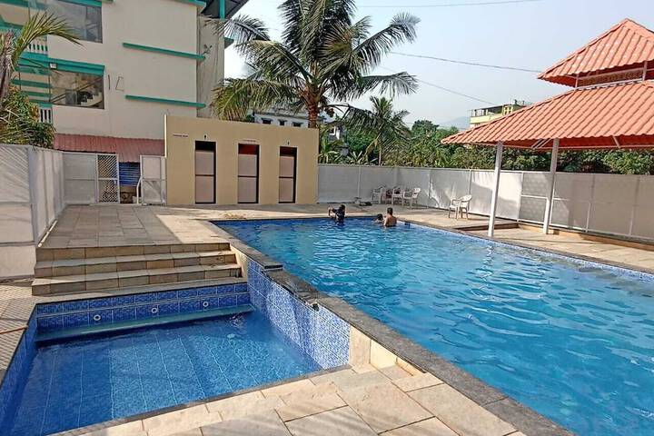 Pool 9 of 14