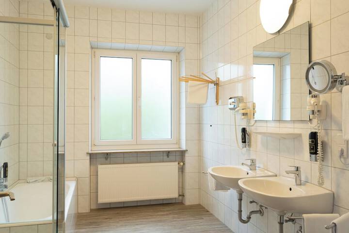 Room 15 of 20