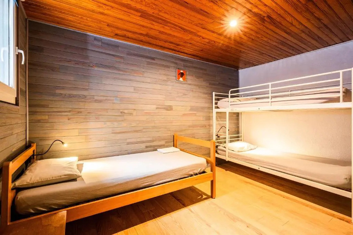 Room 4 of 10