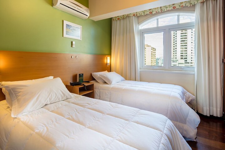 Room 16 of 32