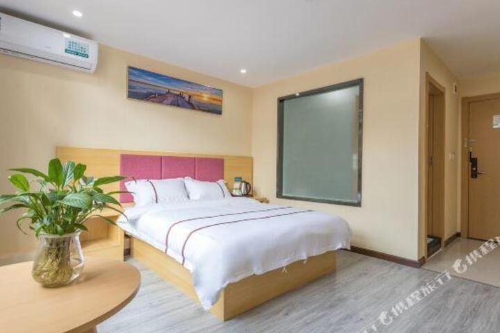Jingsheng Business Hotel (Wuhan Xingye Road subway station store)