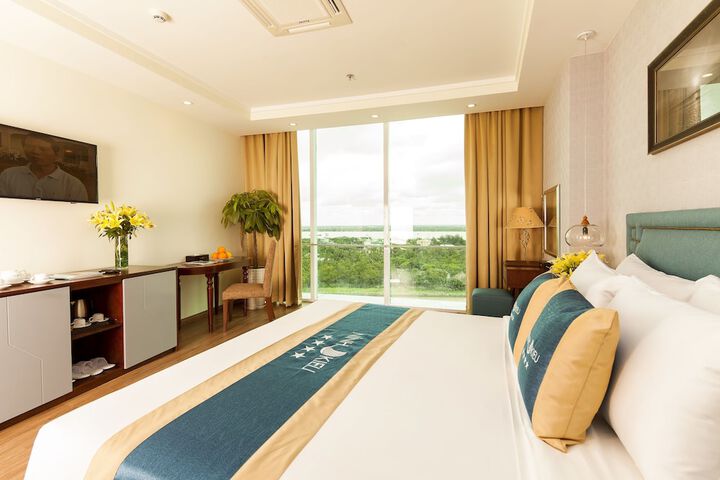 Room 15 of 90