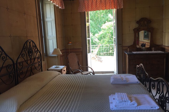 Room 4 of 34