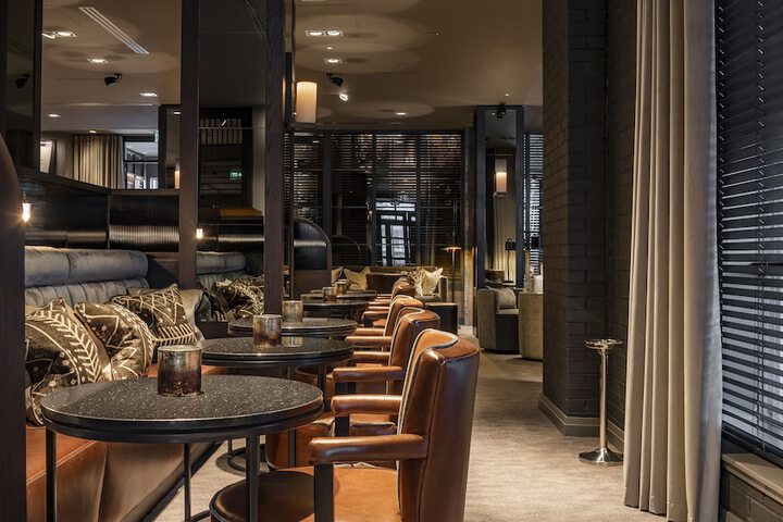Lounge 60 of 65