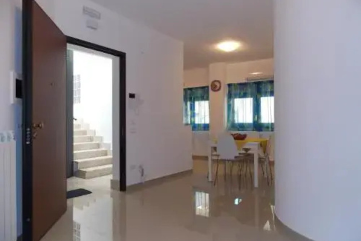 Room 8 of 15