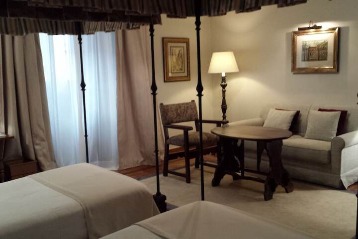 Room 5 of 68