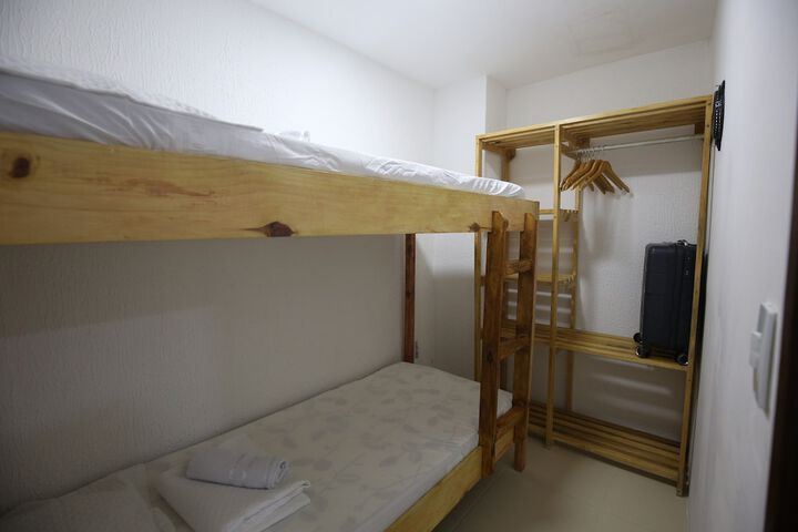 Room 27 of 89