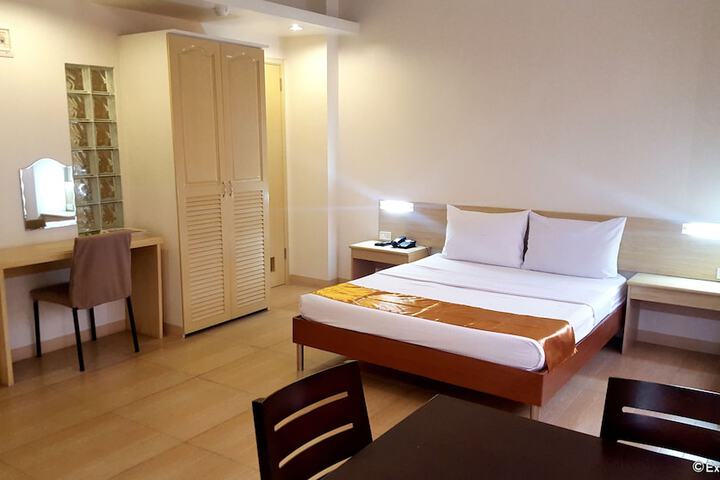 Room 12 of 29