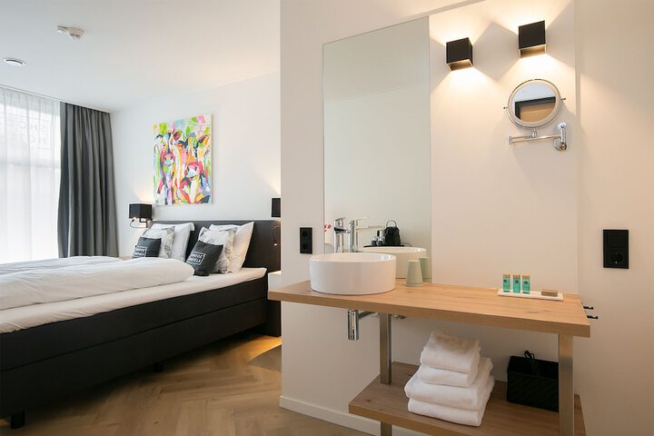 Room 13 of 49