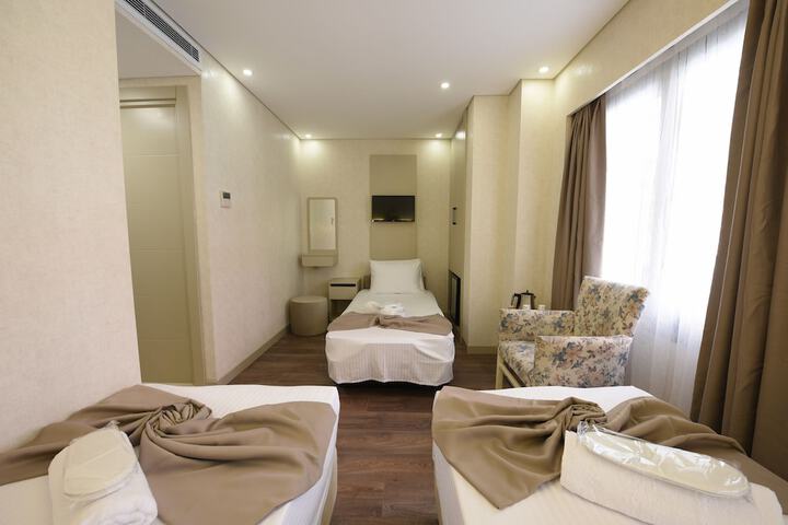Room 8 of 19