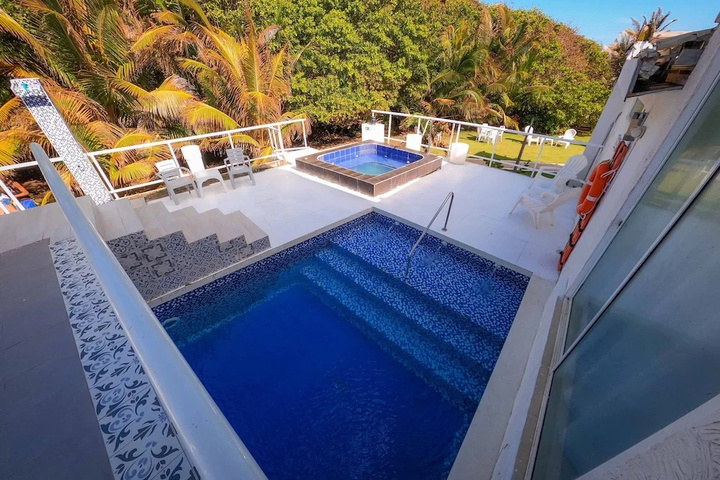 Pool 12 of 20