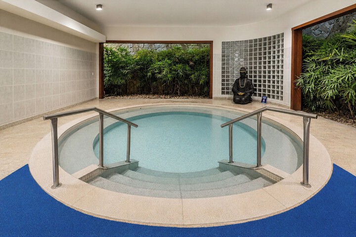 Jetted tub