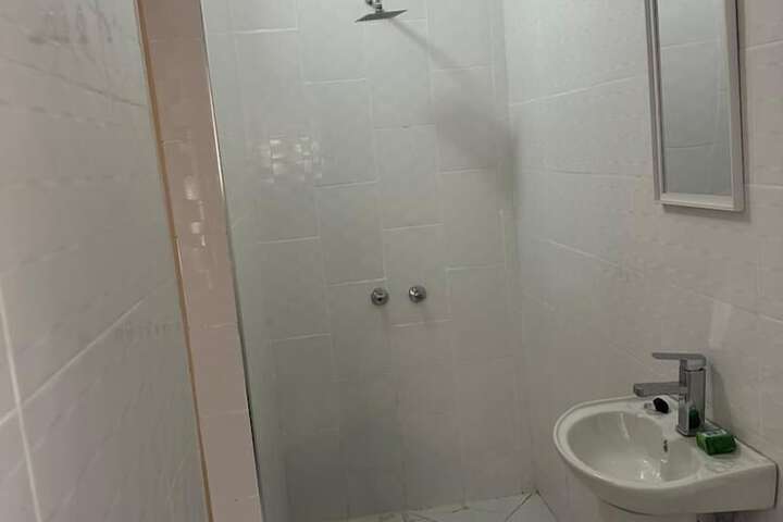 Room 8 of 18