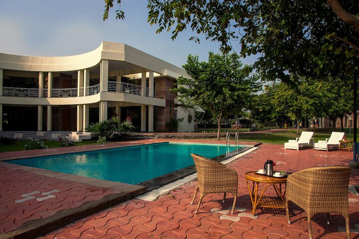 Pool 34 of 68
