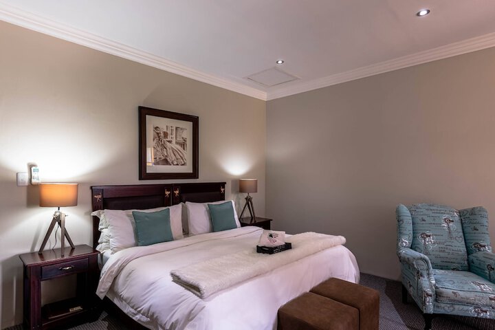 Room 14 of 100