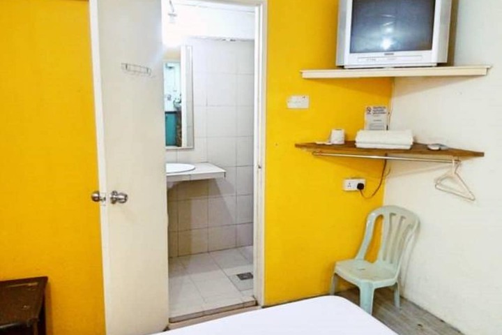 Room 9 of 63