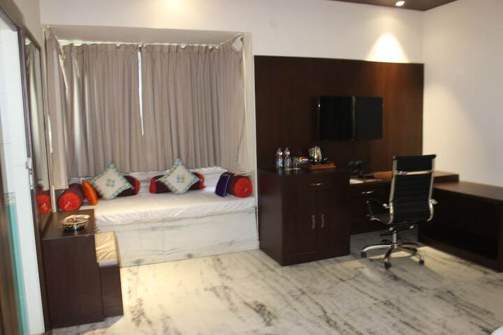 Room 25 of 101