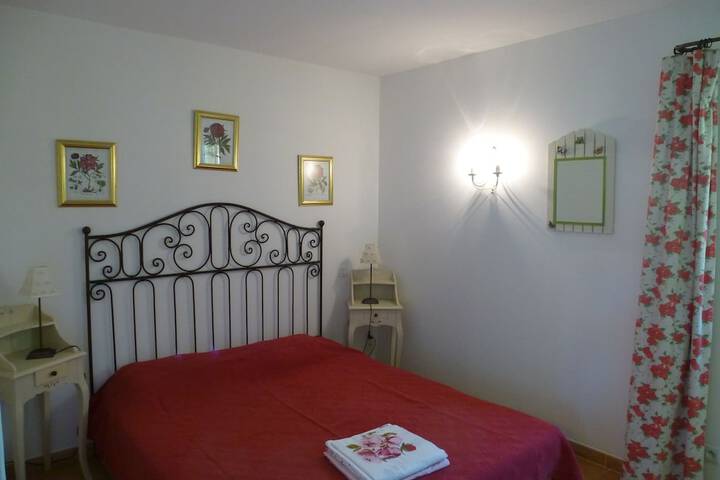 Room 7 of 75