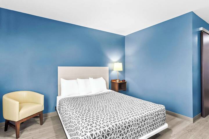 Room 16 of 35