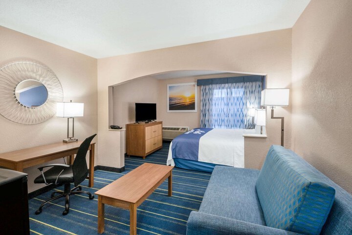 1 King Bed Mobility Accessible (7 of 20)