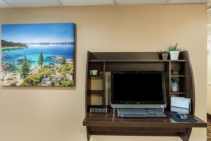 Business Center 33 of 40