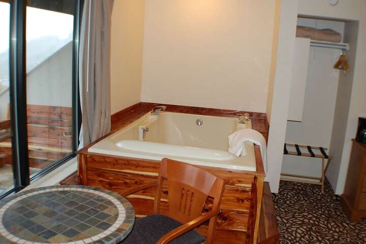 Room 21 of 33