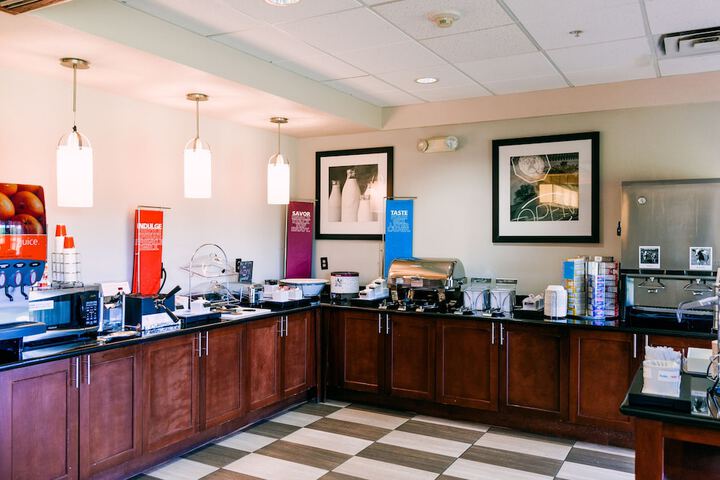 Breakfast area