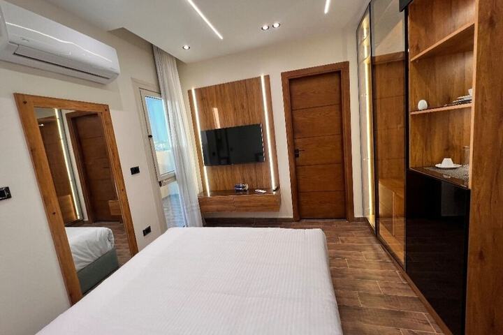 Room 50 of 101