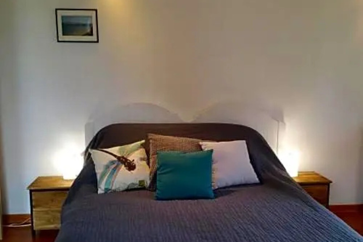 Room 2 of 16