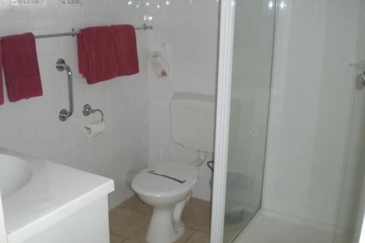 Room 17 of 28