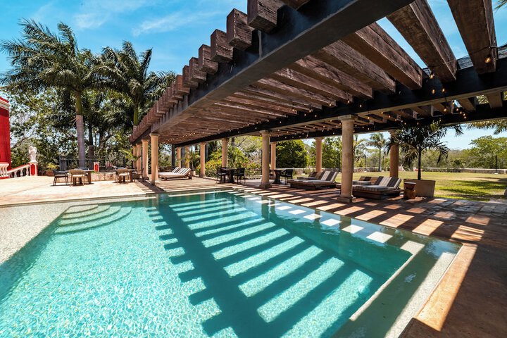 Pool 65 of 110