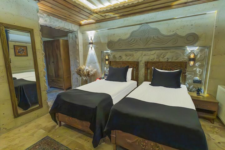 Room 21 of 48