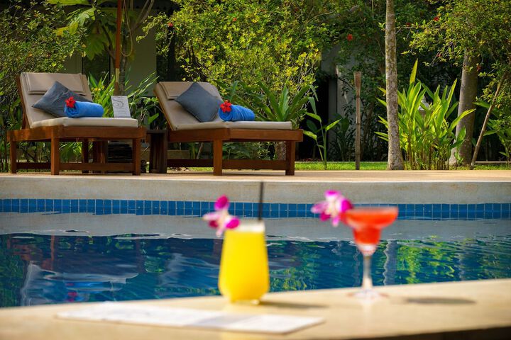Pool Hotel