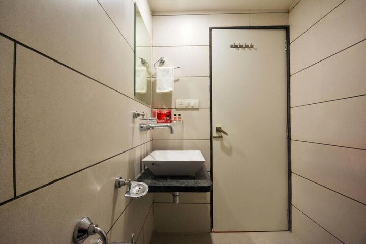 Room 4 of 66