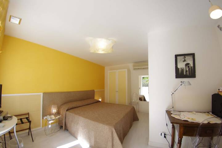 Room 14 of 85