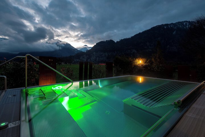 Pool 38 of 118
