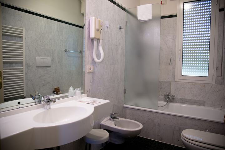 Room 127 of 127