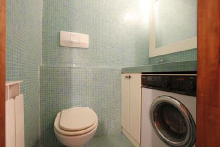 Room 4 of 43