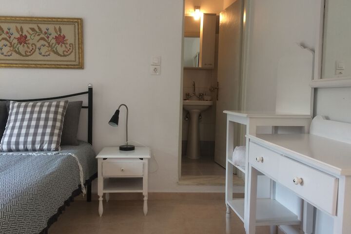 Room 4 of 47