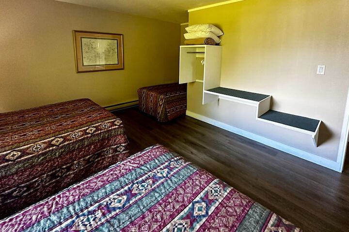 Room 3 of 34