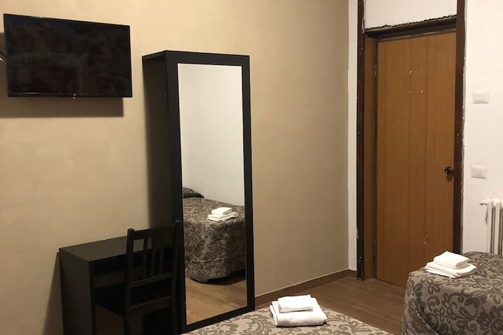 Room 13 of 101