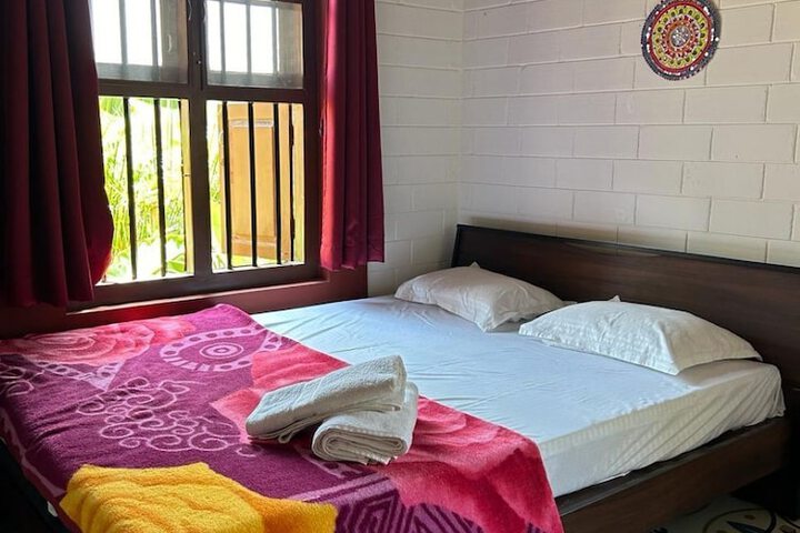 Room 2 of 8