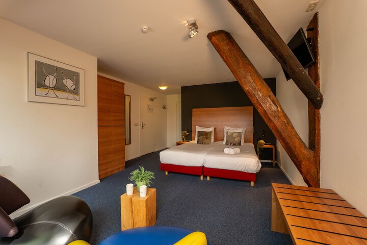 Room 17 of 110