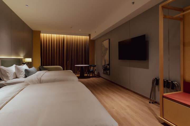 Room 10 of 105