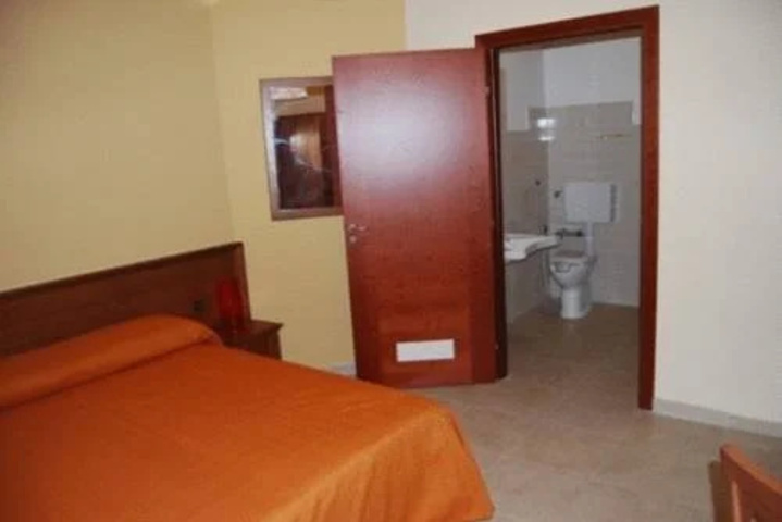 Room 2 of 23