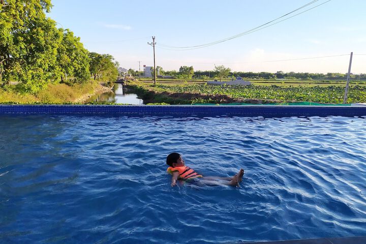 Pool 26 of 40