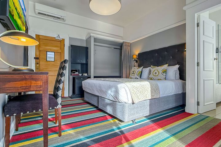 Room 32 of 87